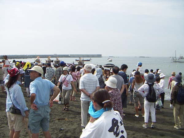 横浜港隣の公園風景