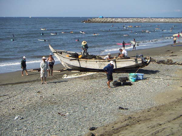 地引網船陸揚げ